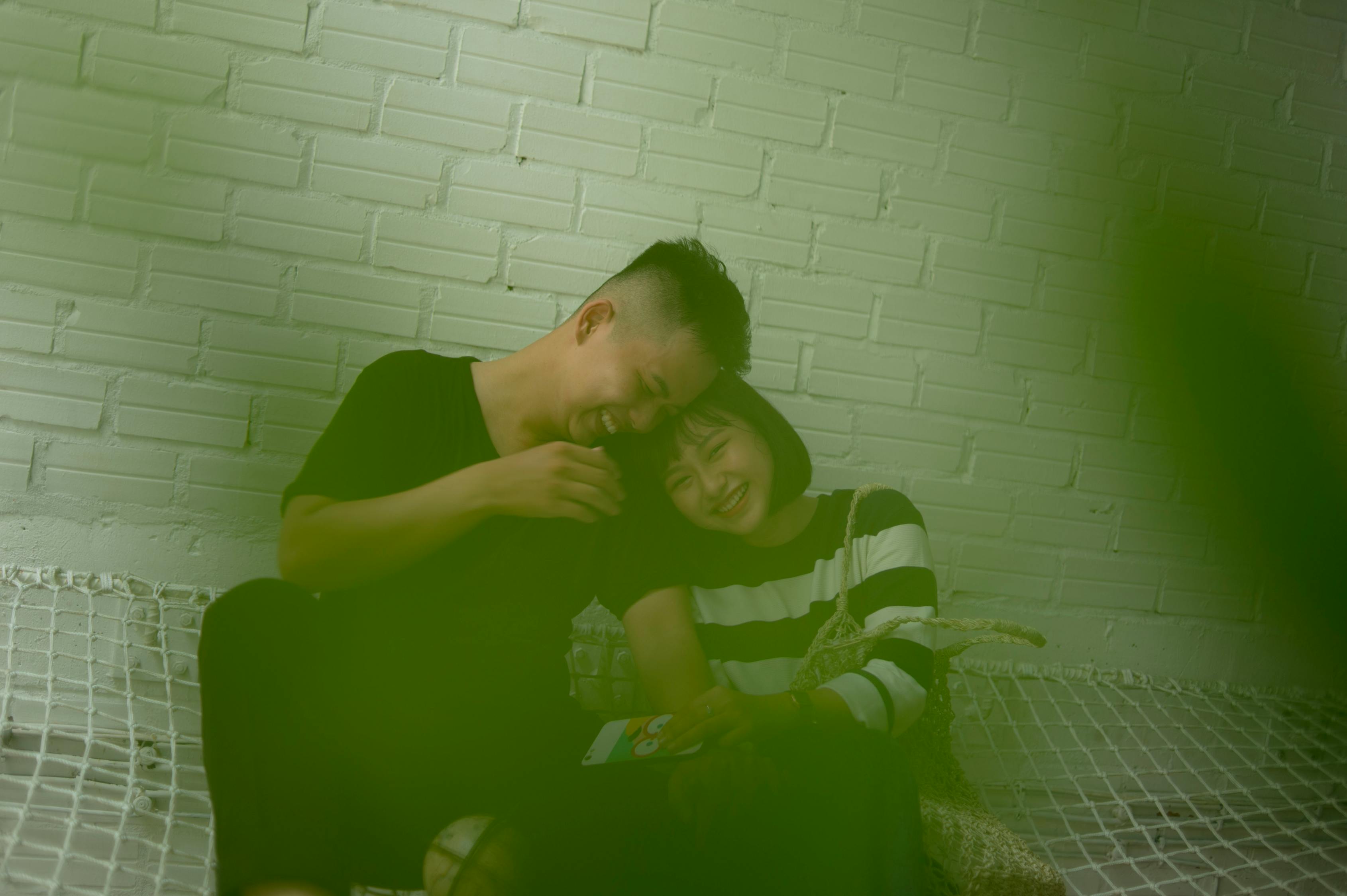 婚前试爱电视剧，双刃剑下的现代恋爱关系探索
