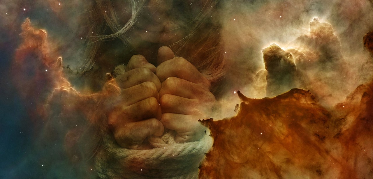 幻想与现实交融，动漫美女附身记