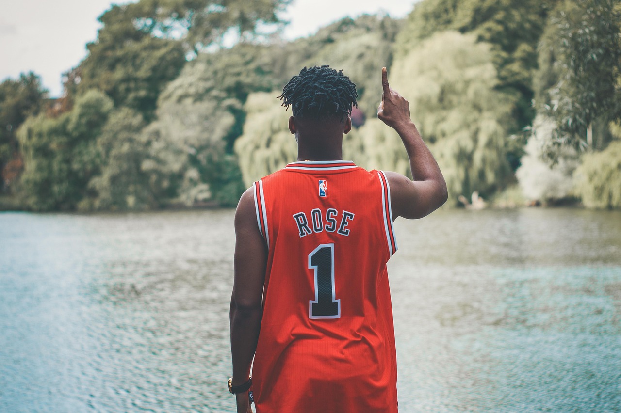 篮球传奇姚明NBA比赛全场回放，荣耀时刻的巨星风采